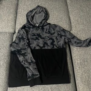 Men’s Large Tek Gear Sweatshirt